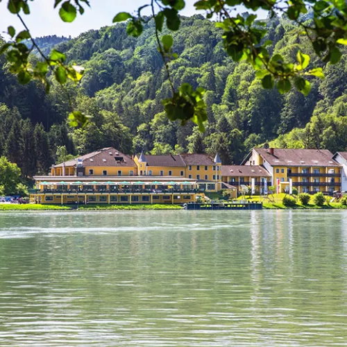 Grüne Wärme für Gäste an der Donau